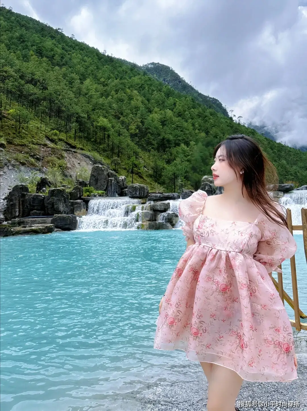 探寻金牛座女性的内外魅力：五官坚实线条与自然美丽气质