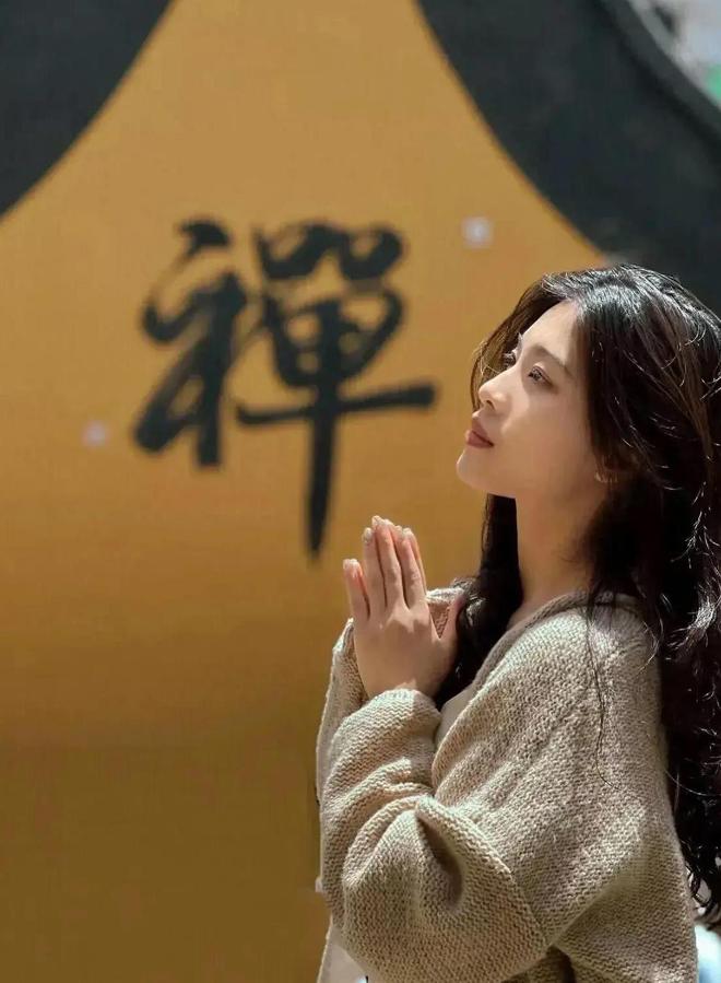 舒服可爱星座女生图片_可爱的女孩什么星座_十二星座的可爱舒服女生