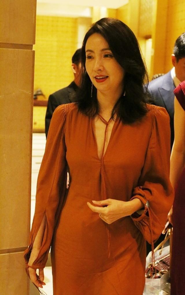 女生穿十二星座服装_什么星座适合穿女装_服装星座穿女生还是男生