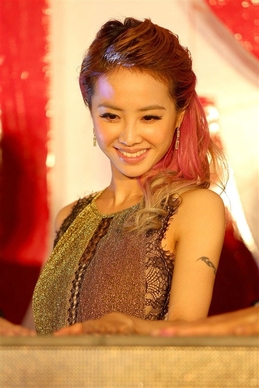 最成熟优雅的星座女生_成熟有魅力的星座女_优雅成熟星座女生图片
