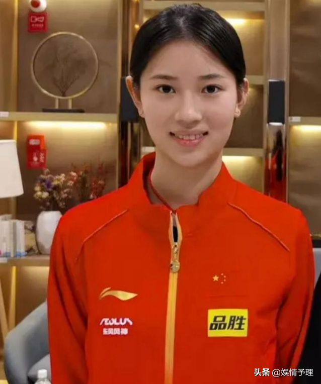 白羊座女生：笑容如阳光，眼神有魅力，独特个性引人注目