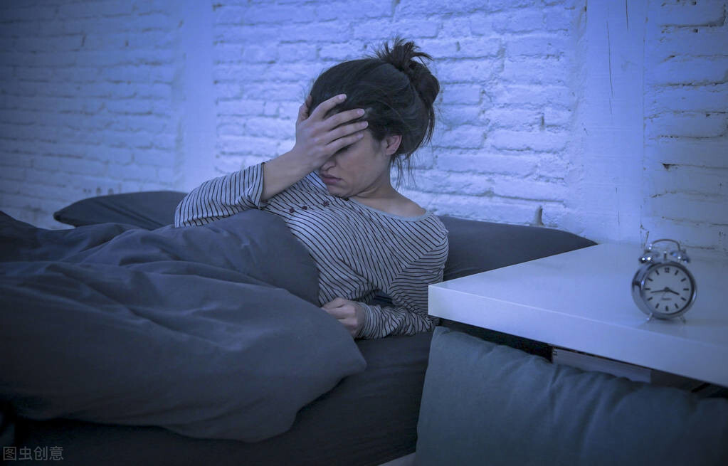 星座女生为何总在半夜哭泣？揭秘内心独白