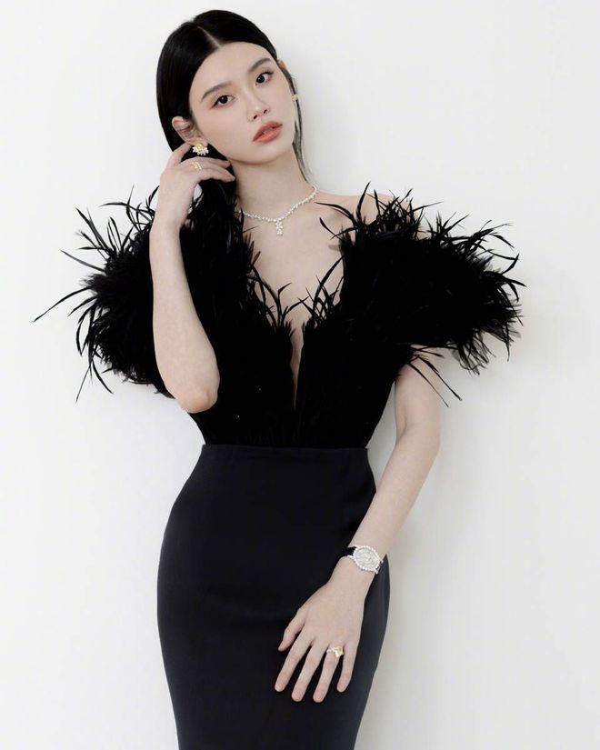匹配脸型可爱星座女生发型图片_星座匹配脸型发型女生可爱_脸型好看的星座女