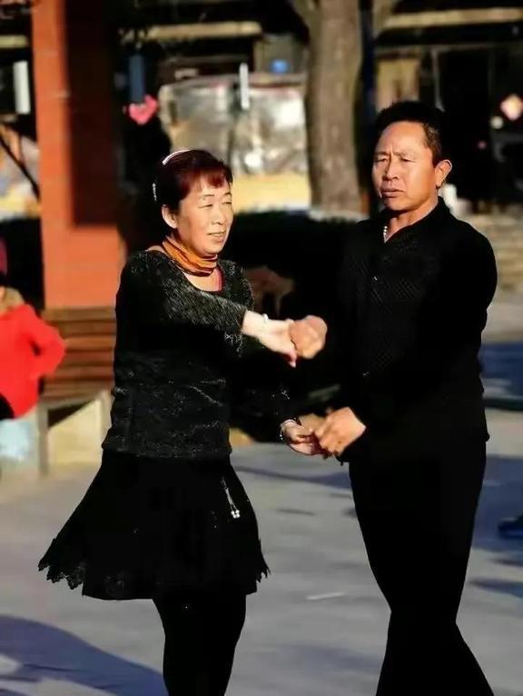 大妈气质是什么意思_大妈气质的星座女生_大妈气质星座女生图片