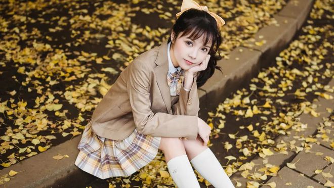 穿童装的女生_女生童装穿搭星座_童装穿搭技巧