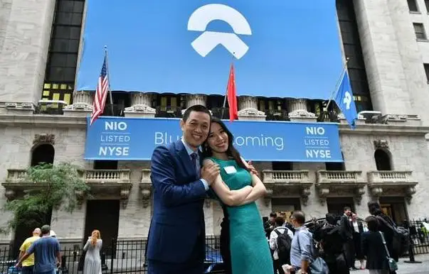 深度剖析：女性星座头像现象及其文化内涵与社交网络表现