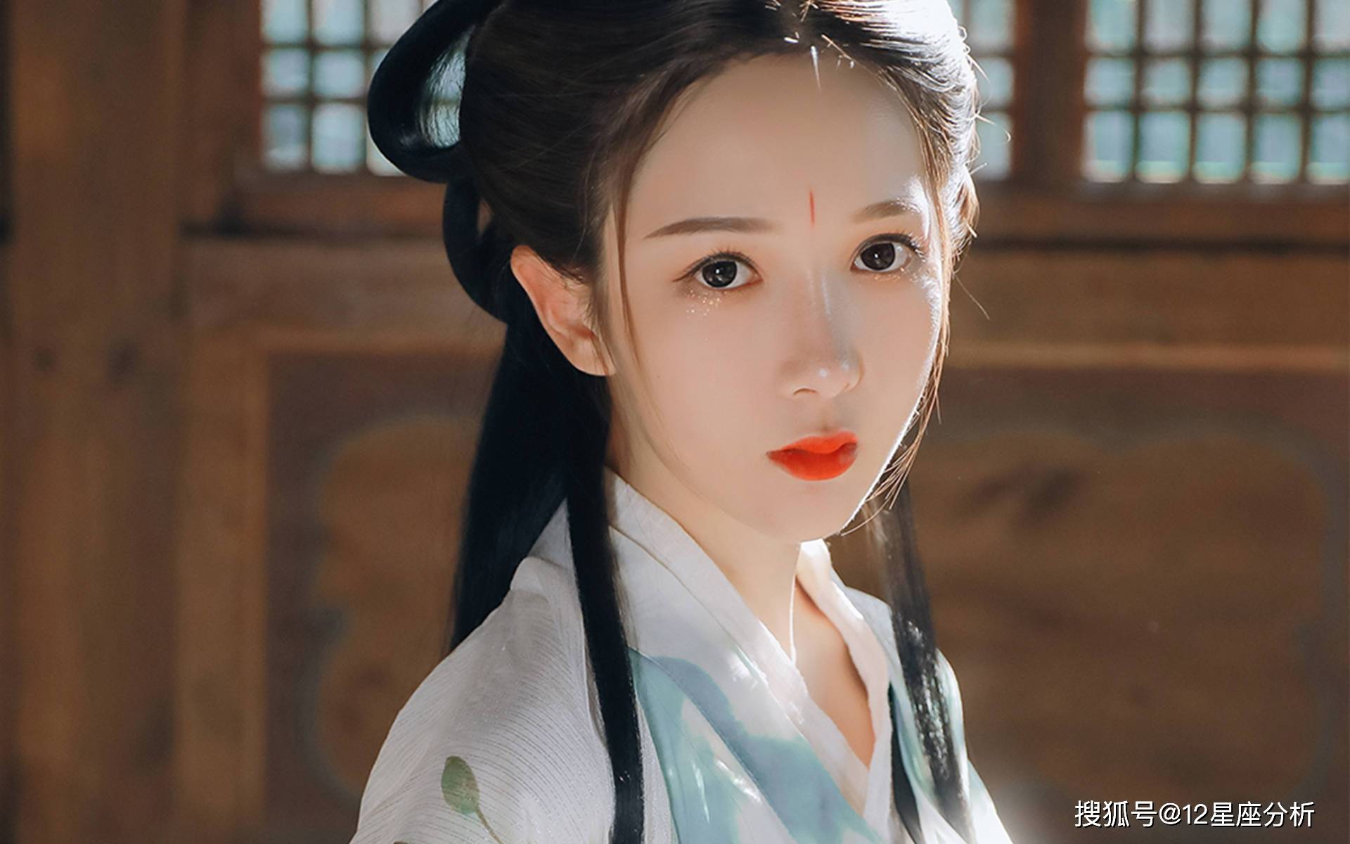 黑白壁纸星座女生图片_黑白壁纸女惊艳_十二星座的黑白壁纸女生